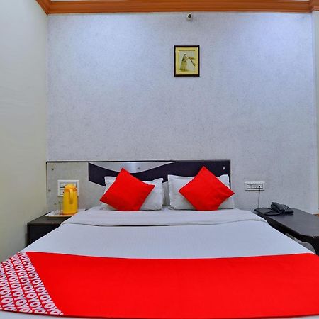 אודייפור Oyo 6541 Hotel Relax Inn מראה חיצוני תמונה